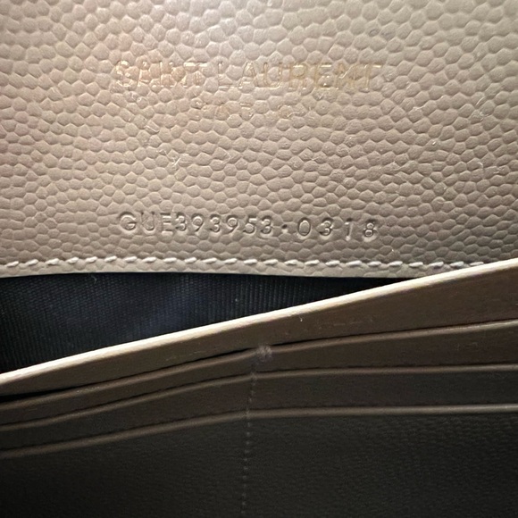 YSL Cassandre WOC - Picture 13 of 13